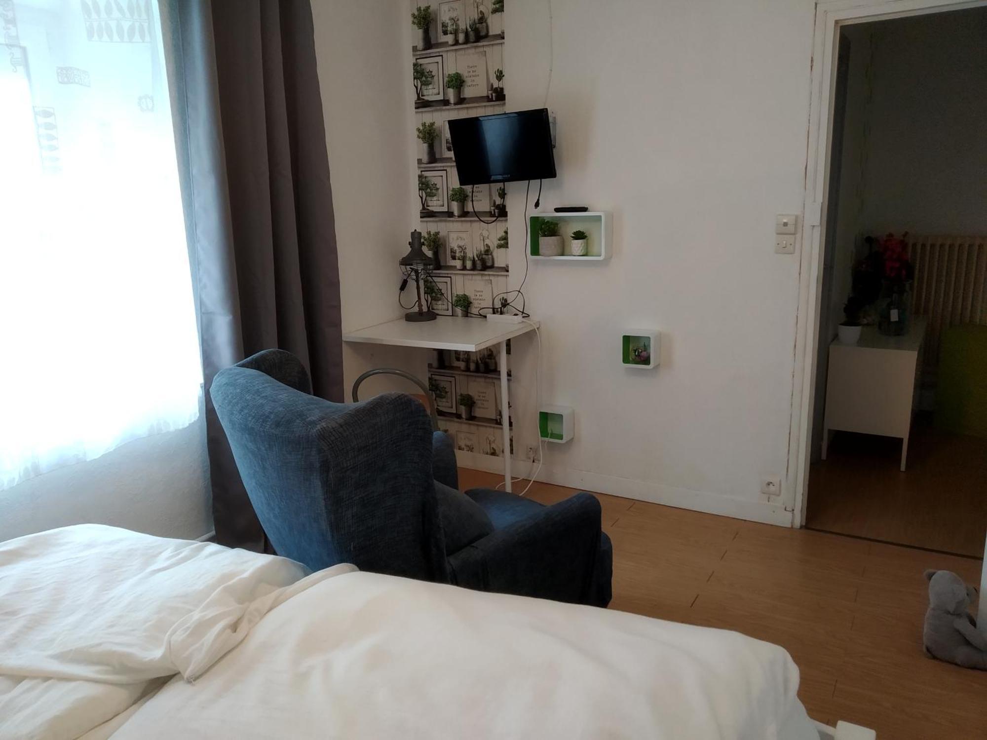 Do Mi Si La Do Re Gite Partage Saint-Carreuc Room photo