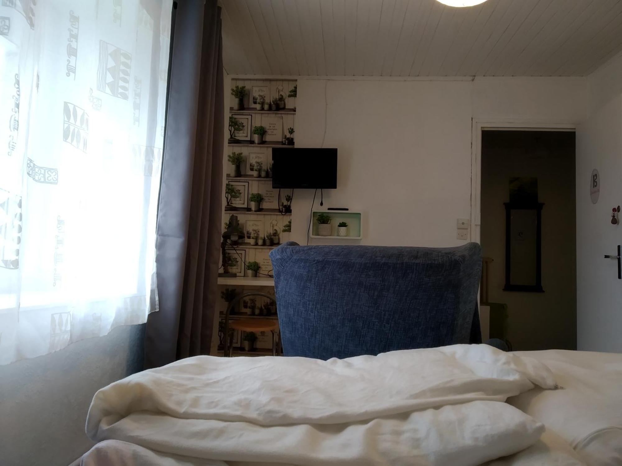 Do Mi Si La Do Re Gite Partage Saint-Carreuc Room photo